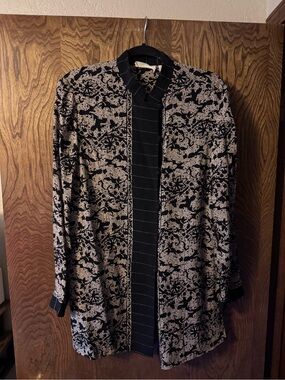 Dana Buchman Black and Beige Patterned Button Down Shirt